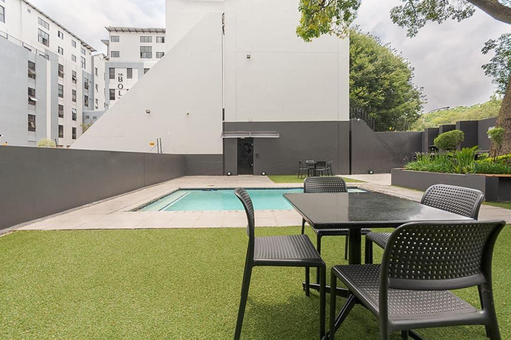 Urban Oasis Apartments At The Bolton Johannesburg Buitenkant foto